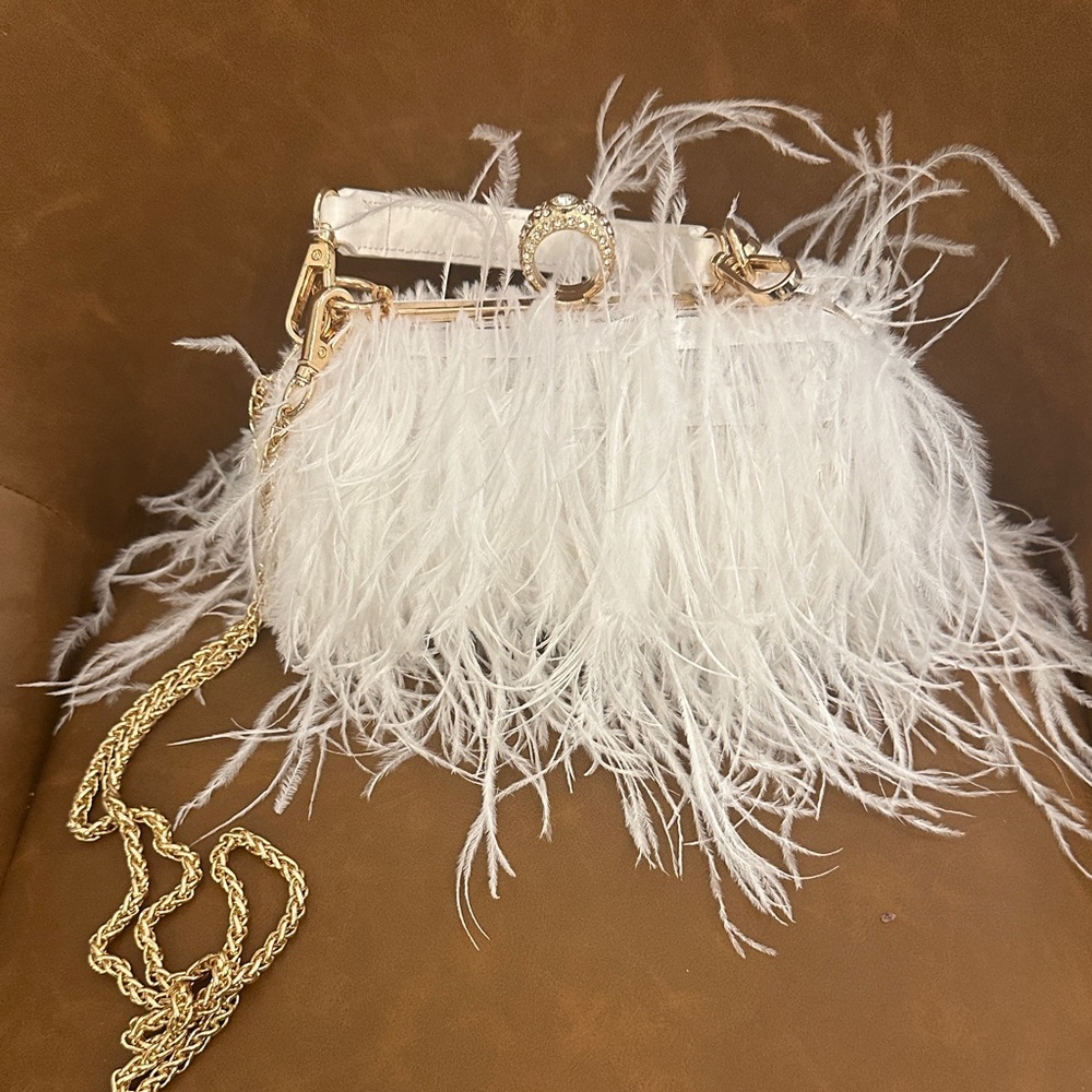 Luxurious White Feather Clutch with Gold Chain